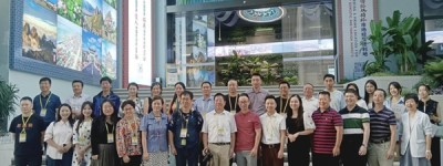 海外华媒探访中国—东盟特色商品汇聚中心 领略多国多元民俗文化魅力