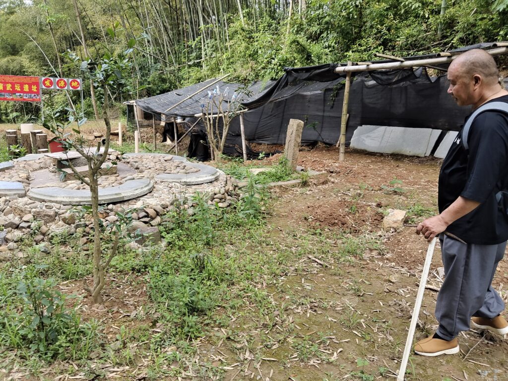 金幢梵影:五枚文化探微